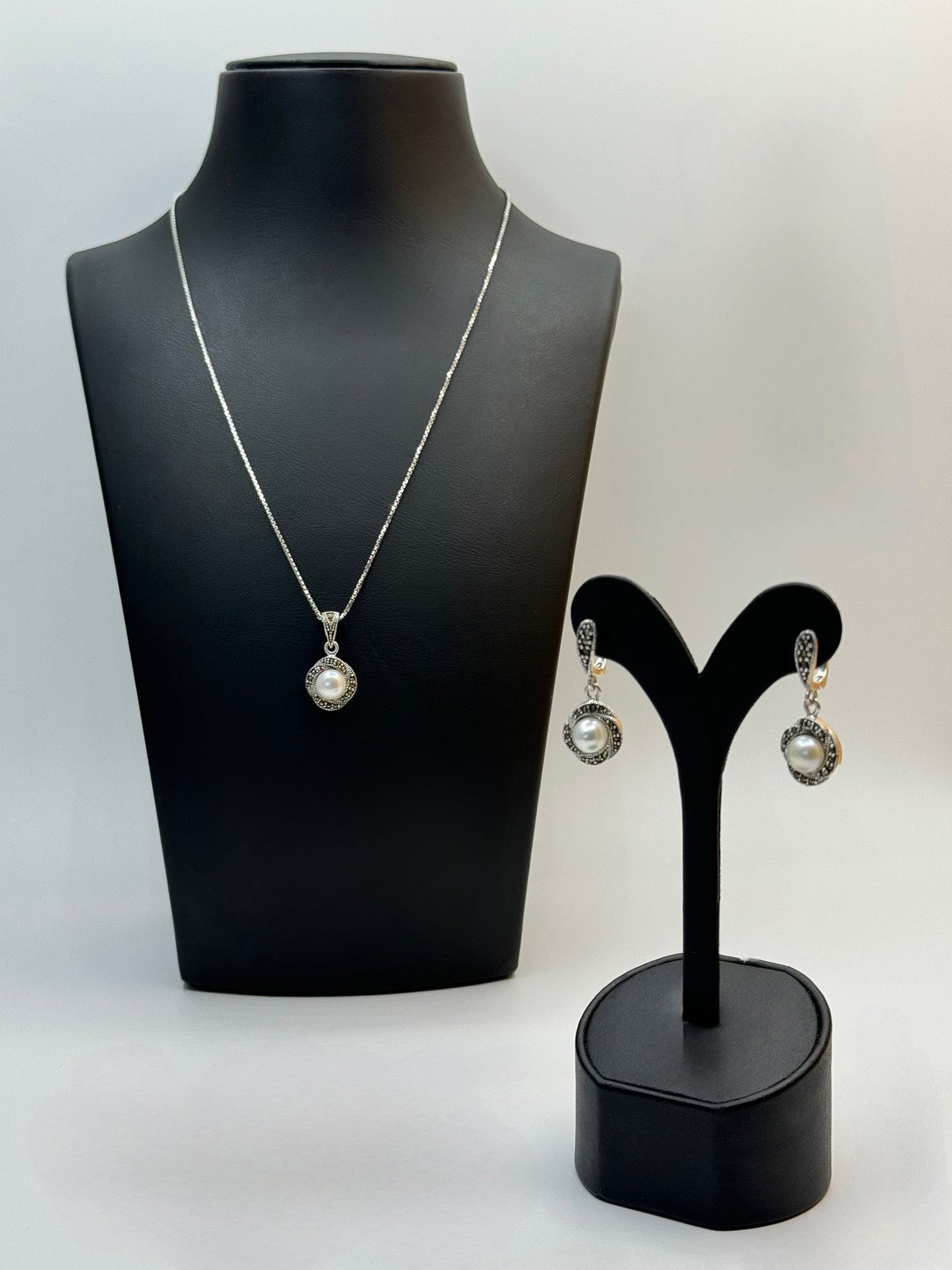 Pearly Dream Freshwater Pearl Necklace and Earring Set