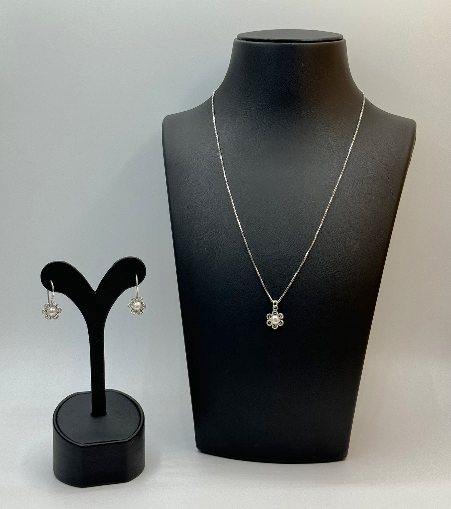 Flower Pearl Necklace and Stud Earrings Sterling Silver Set.  Jewelry set for her