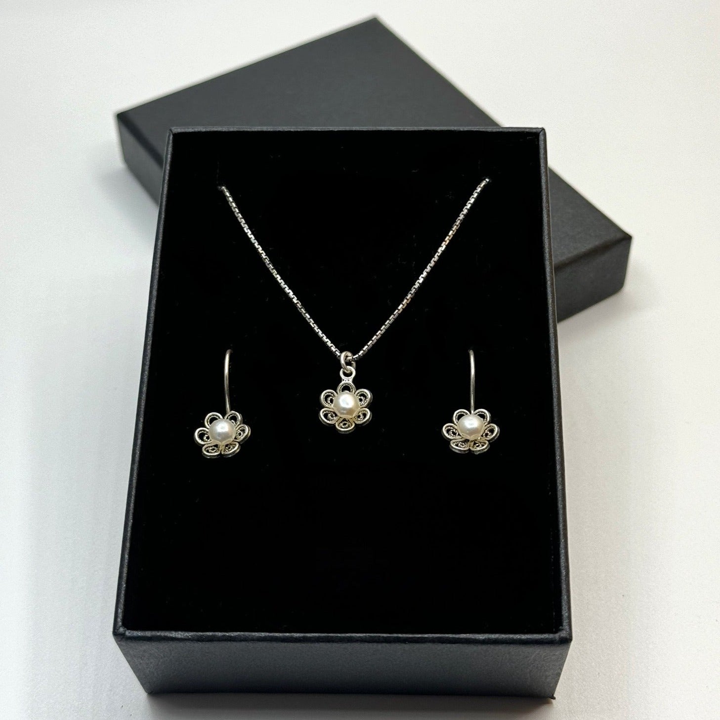 Flower Pearl Necklace and Stud Earrings Sterling Silver Set.  Jewelry set for her