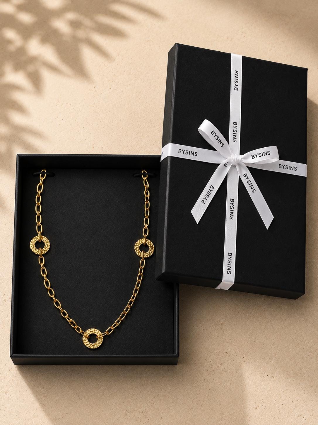 Gold Hammered Circle Chain Necklace