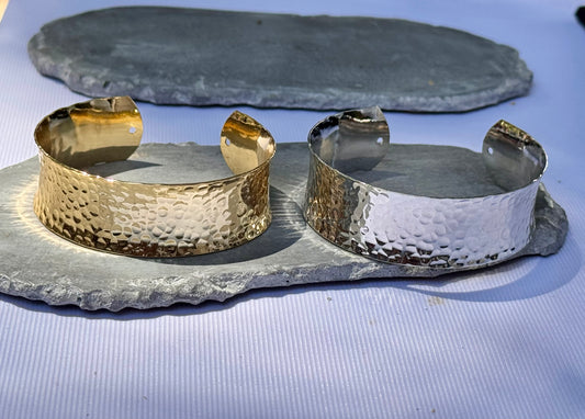 Hammered Wide Cuff Bracelet (Gold or Silver) – Waterproof Stainless Steel