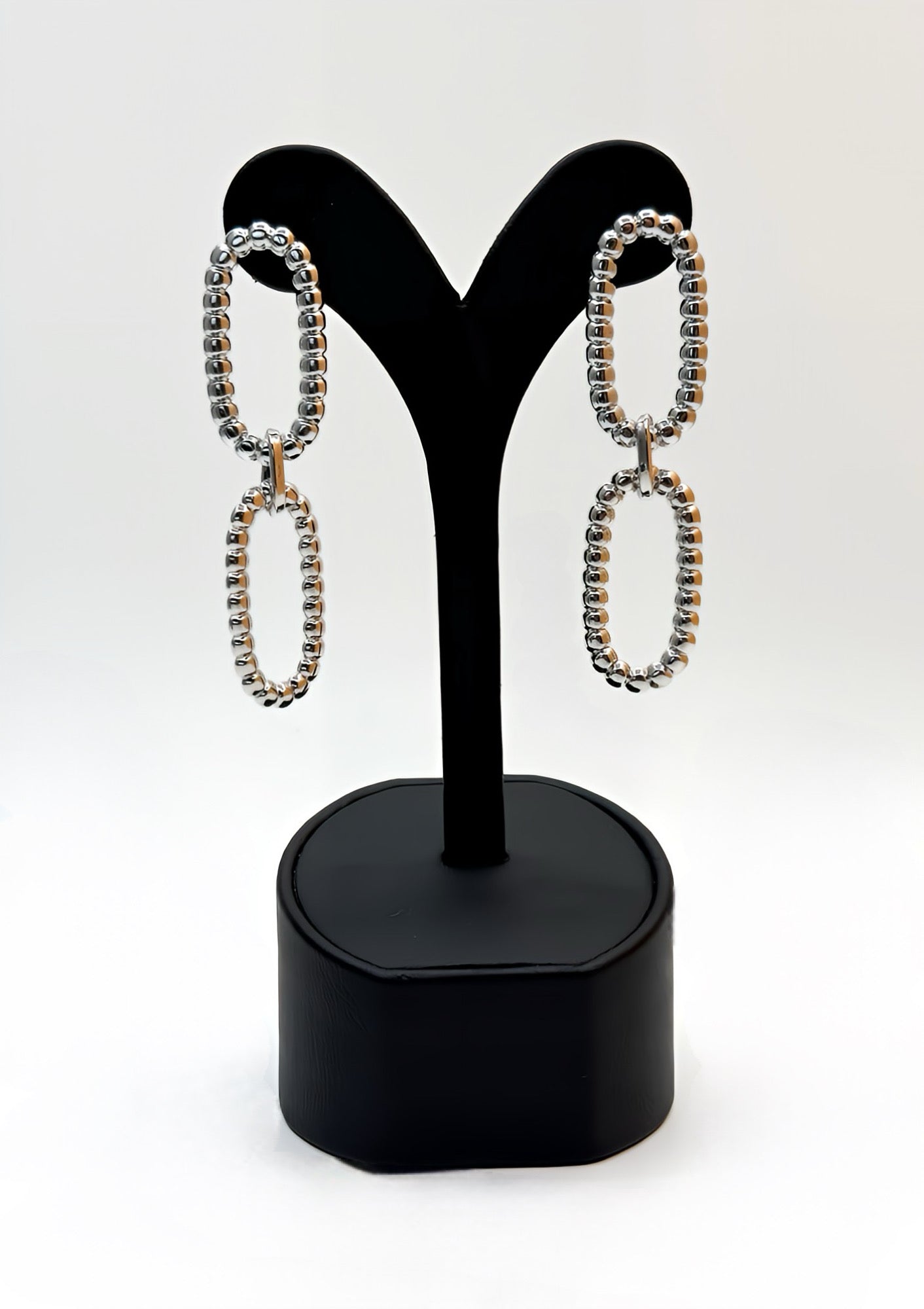 Rectangular Chain Link Dangle Earrings.