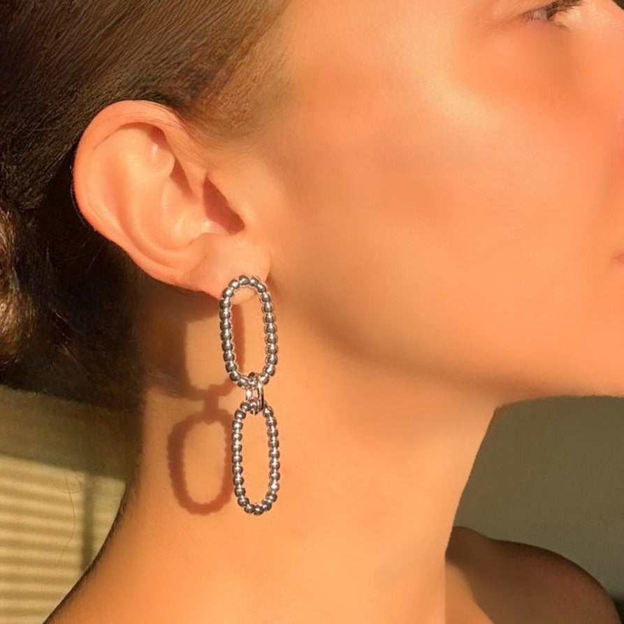 Rectangular Chain Link Dangle Earrings.