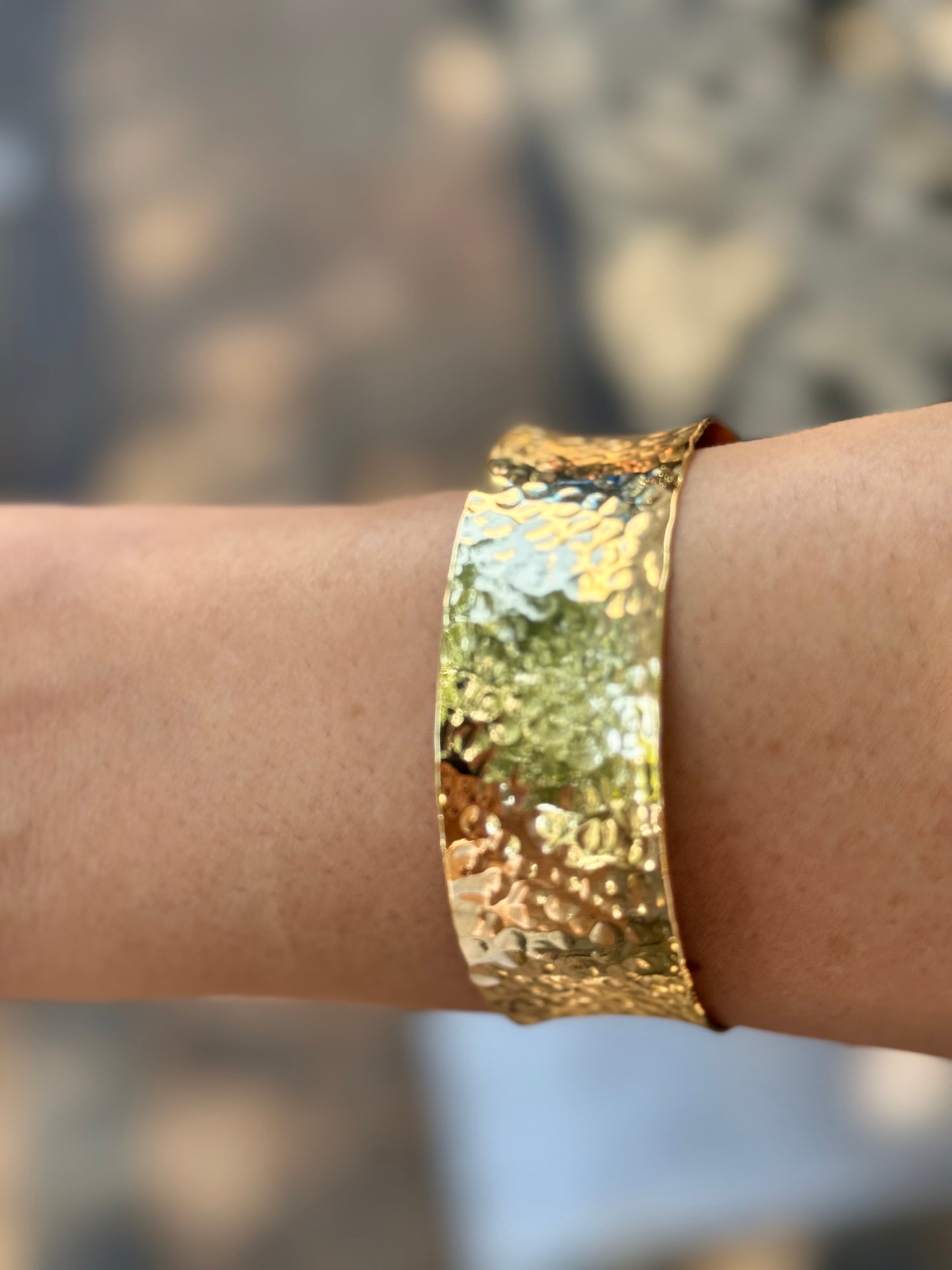 Hammered Wide Cuff Bracelet (Gold or Silver) – Waterproof Stainless Steel