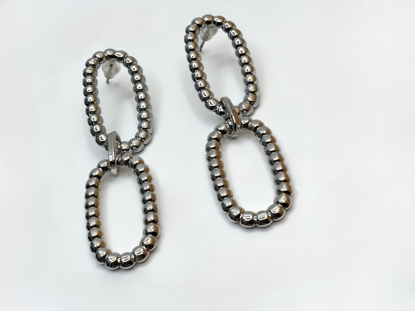 Rectangular Chain Link Dangle Earrings.