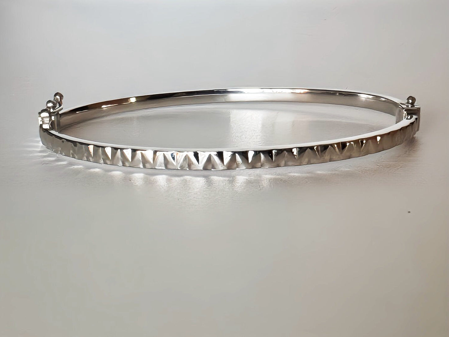 Hammered Polished 925 Sterling Silver Bangle Bracelet. Modern Minimalist 925 Silver Jewelry. Handcrafted Bracelet